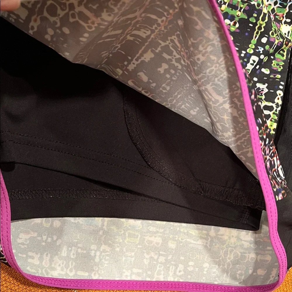 Fabletics Fallon Athletic Shorts Pattern with Compression Lining -Size L - Picture 5 of 10